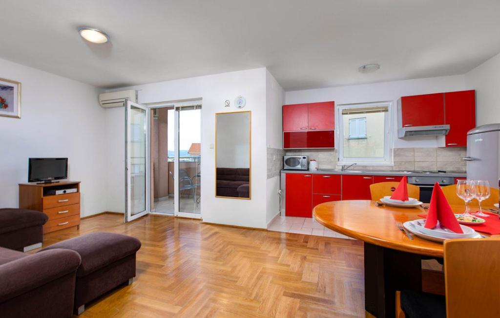 Apartments Dunja Малинська Екстер'єр фото