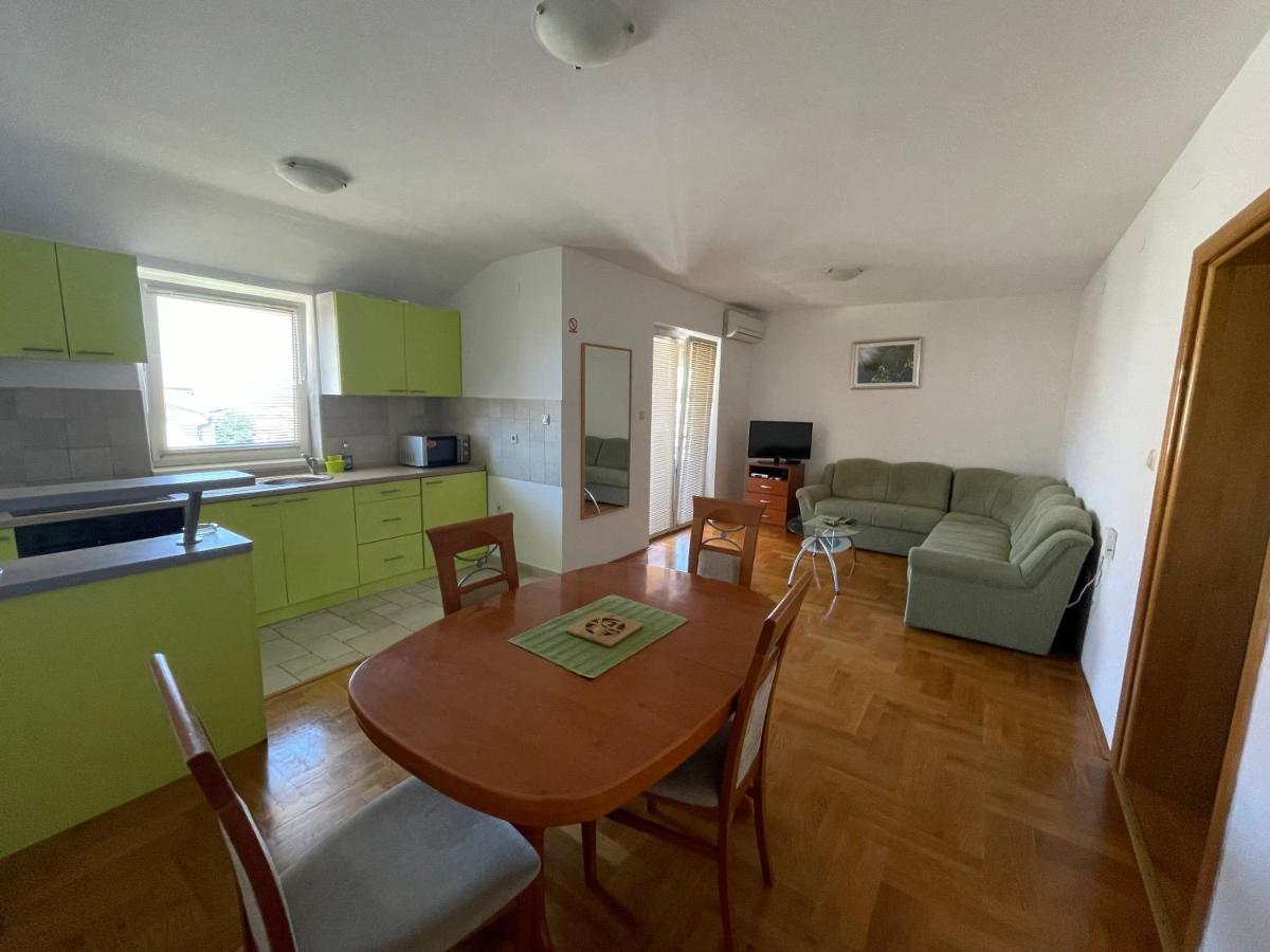 Apartments Dunja Малинська Екстер'єр фото