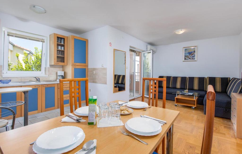 Apartments Dunja Малинська Екстер'єр фото